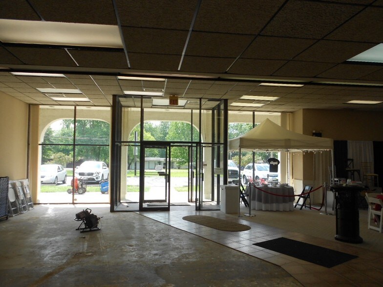 More Photos Of 6401 Jaycox Rd, North Ridgeville Office For Sale