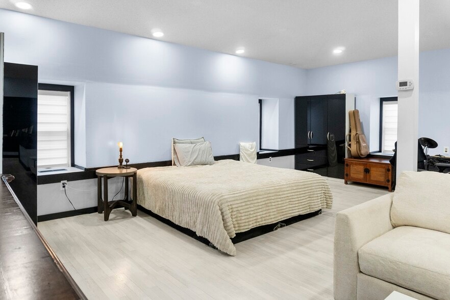 More Photos Of 17-19 Silver Ln, East Hartford Apartments For Sale