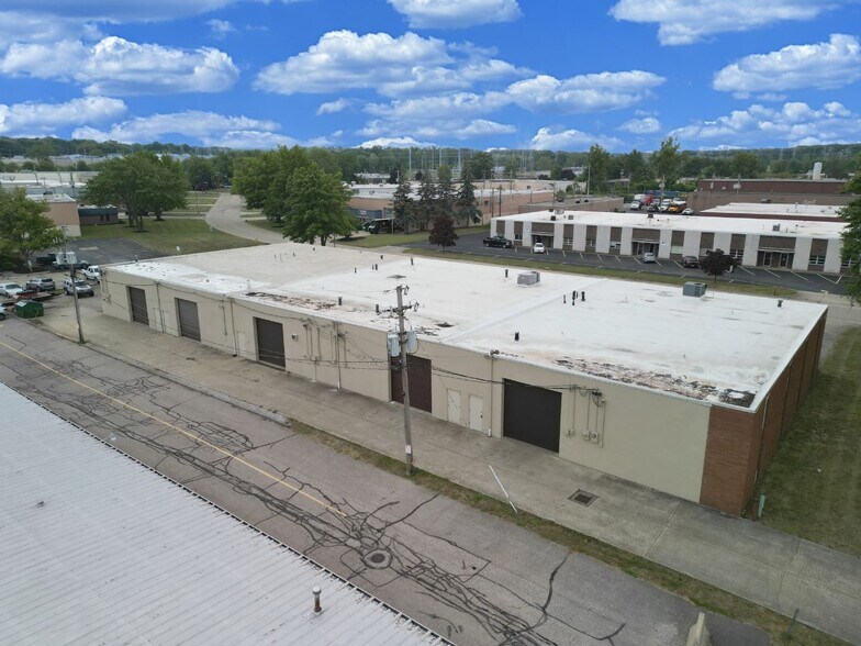 More Photos Of 7252 Industrial Park Blvd, Mentor Manufacturing For Lease