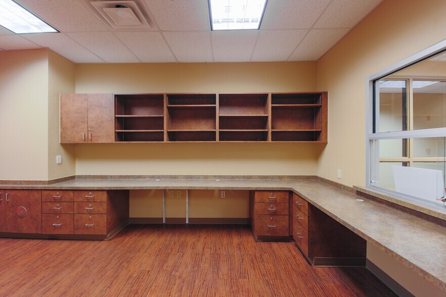 More Photos Of 3270 Joe Battle Blvd, El Paso Medical For Lease