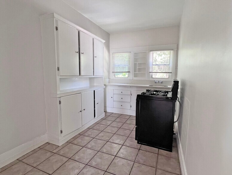More Photos Of 679 Obispo Ave, Long Beach Apartments For Sale