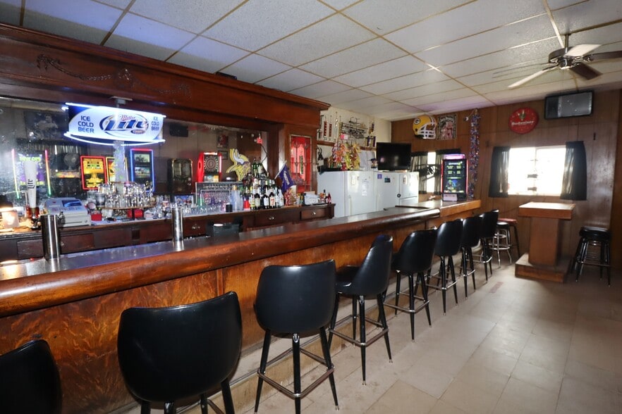 More Photos Of 1222 Lake Shore Dr E, Ashland Bar For Sale