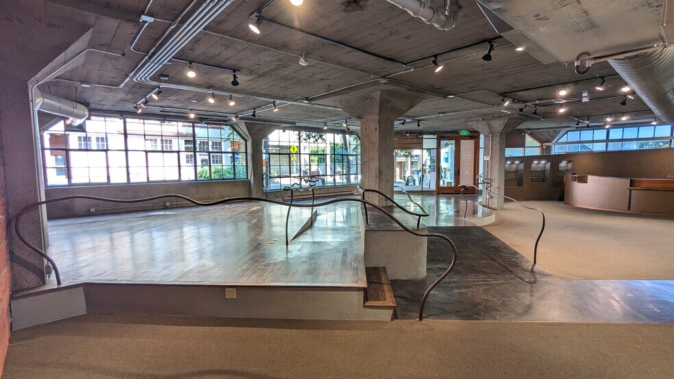 More Photos Of 1501-1505 Western Ave, Seattle Office For Lease