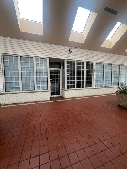 More Photos Of 111 Bedford Rd, Armonk Storefront Retail Office For Lease