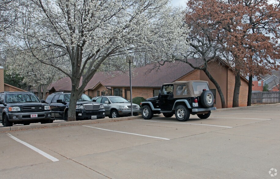 More Photos Of 1616 E 19th St, Edmond Office For Lease