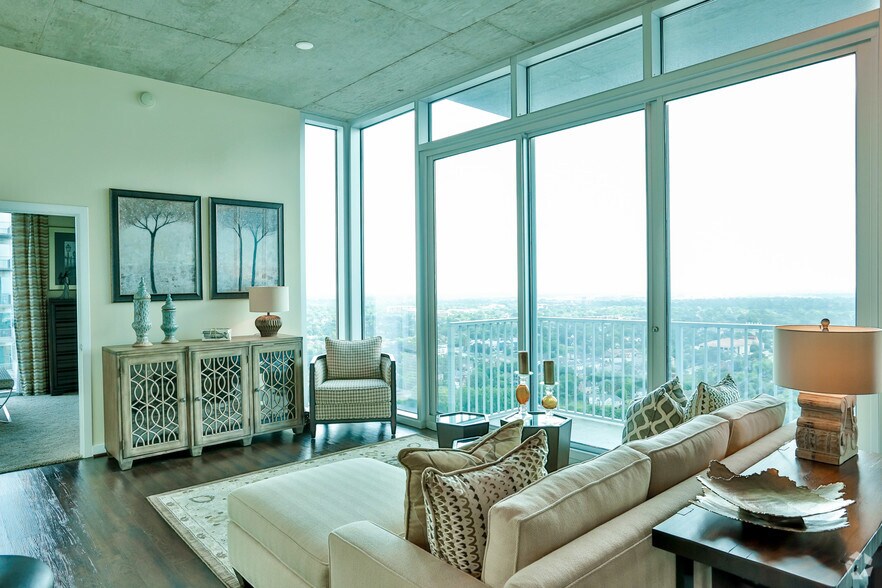 More Photos Of 5927 Almeda Rd, Houston Apartments For Lease