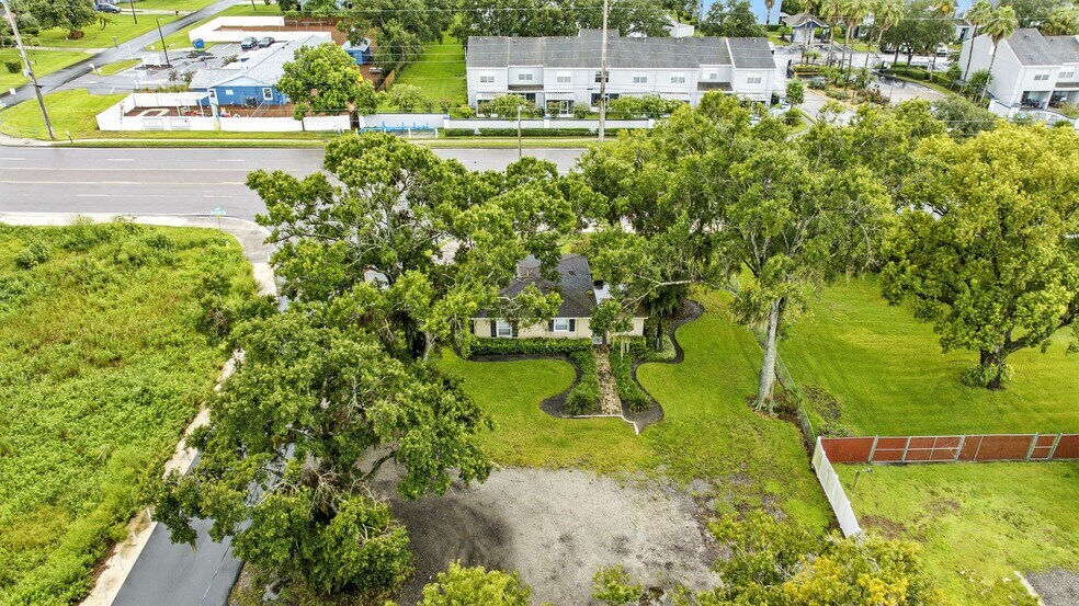 More Photos Of 10418 Bloomingdale Ave, Riverview Office For Sale