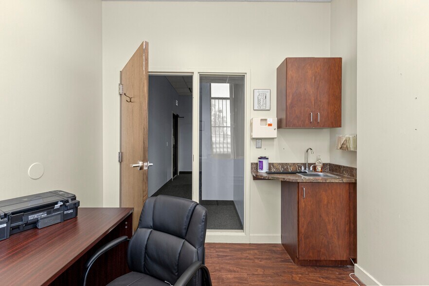 More Photos Of 13403 W 7 Mile Rd, Detroit Medical For Lease