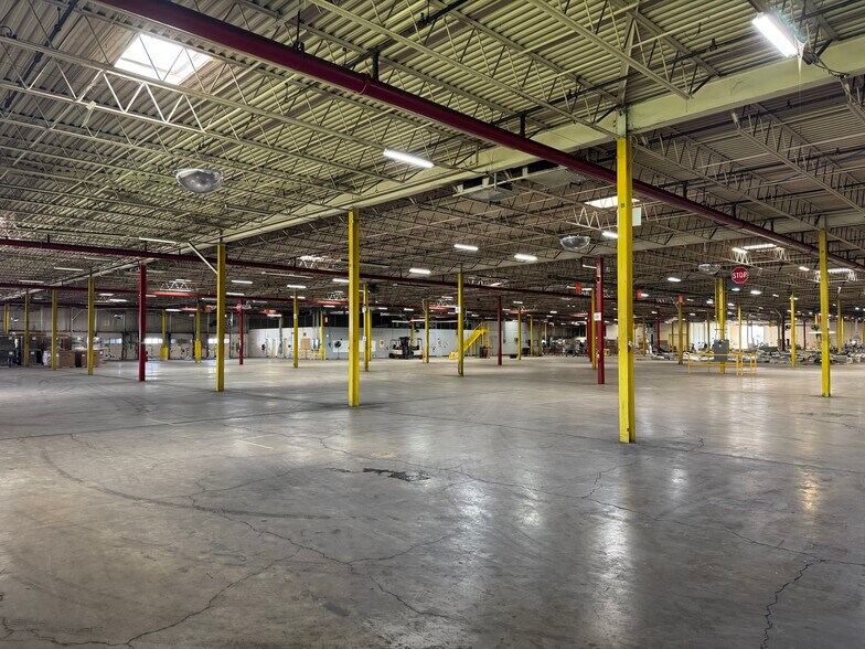 More Photos Of 800 Baker Rd, Dexter Warehouse For Lease