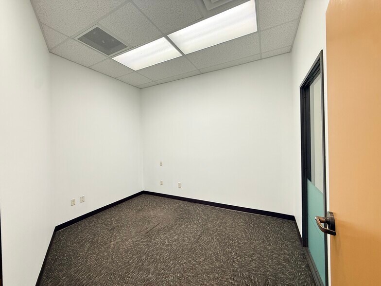 More Photos Of 2735 W Court St, Pasco General Retail For Lease