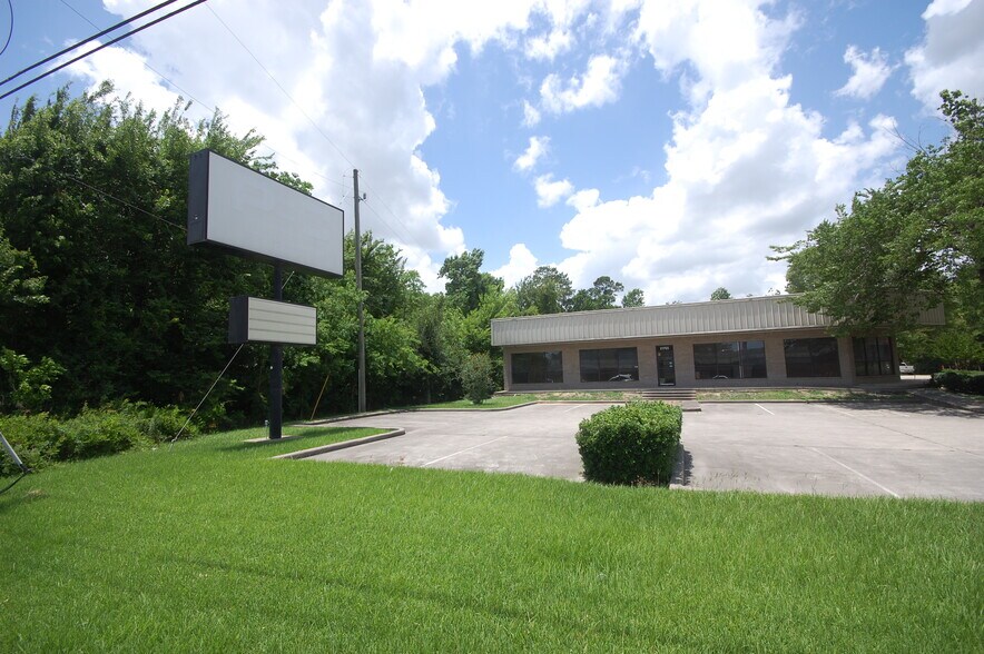 More Photos Of 21755 N I-45 Fwy, Spring Flex For Sale