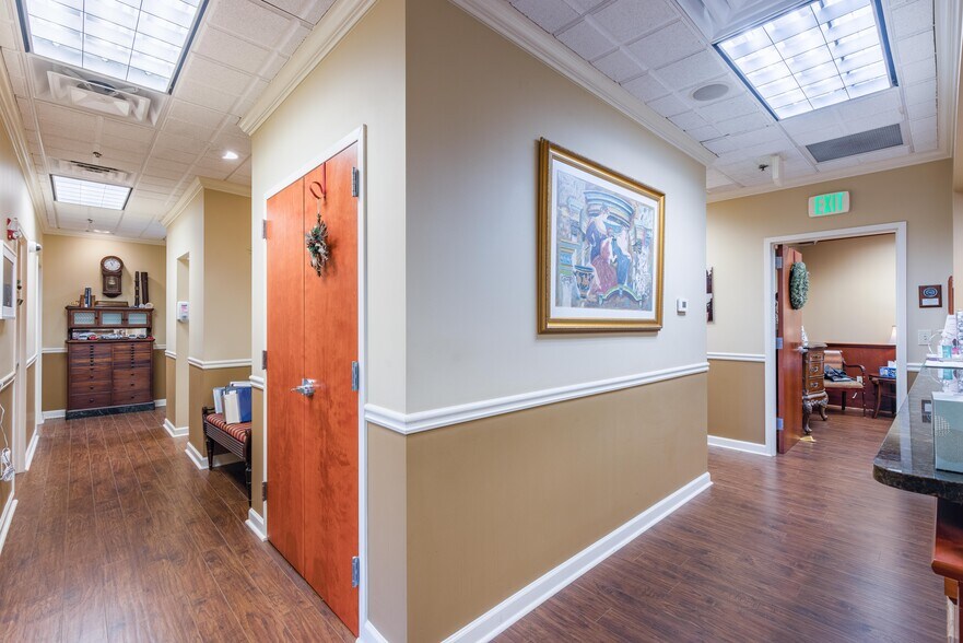 More Photos Of 3042 Oakcliff Rd, Doraville Medical For Sale