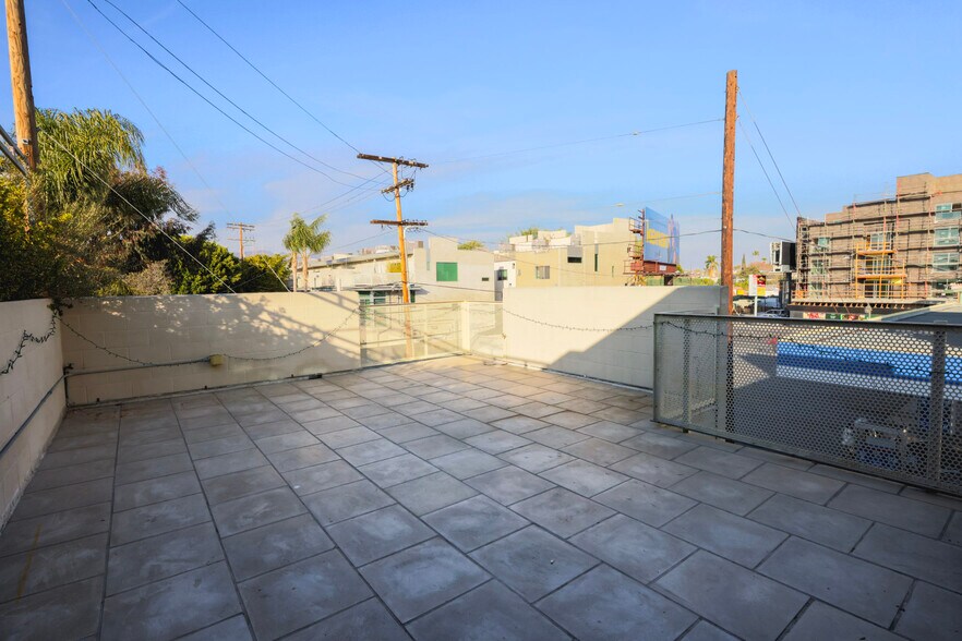 More Photos Of 6615-6621 Melrose Ave, Los Angeles Loft Creative Space For Lease