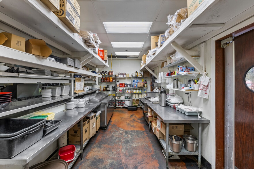 More Photos Of 234 SW 5th St, Grants Pass Restaurant For Sale