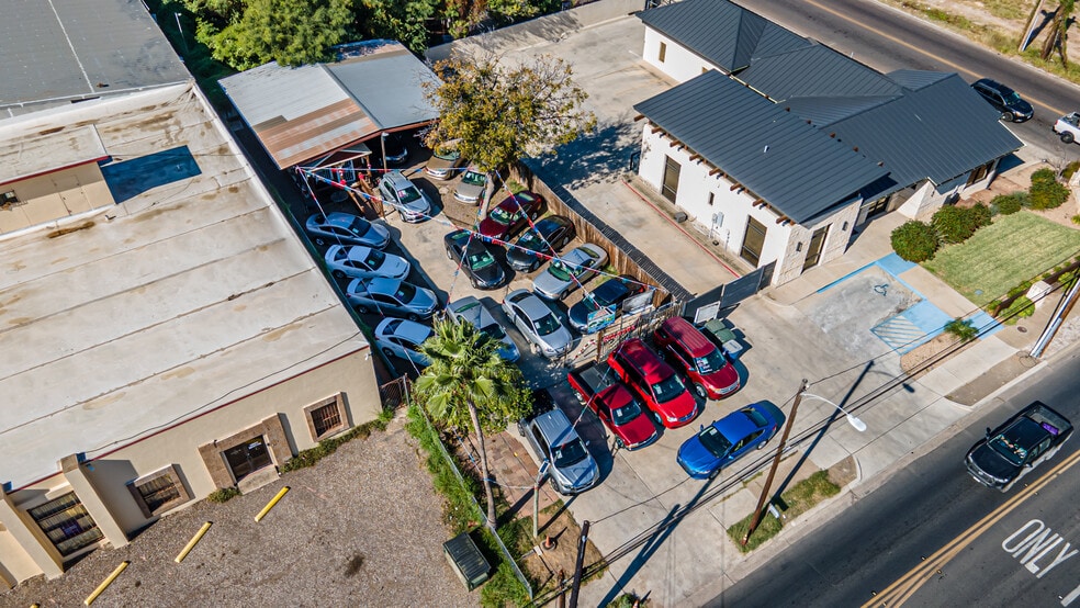 More Photos Of 2608 San Bernardo Ave, Laredo Office For Sale