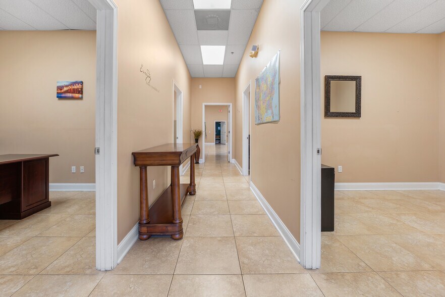 More Photos Of 310 Commerce Lake Dr, Saint Augustine Light Distribution For Lease
