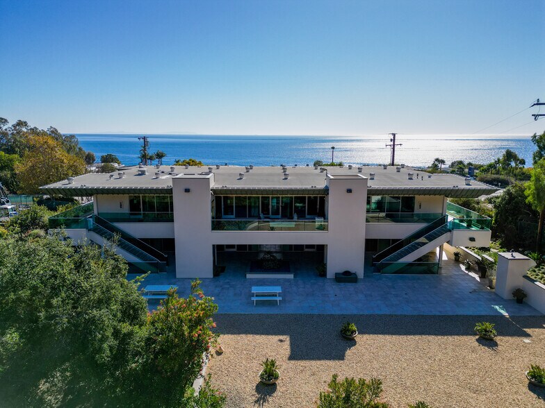 More Photos Of 24903 Pacific Coast Hwy, Malibu Office For Lease