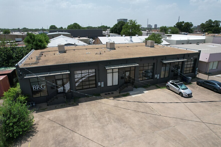 More Photos Of 4829 Gretna St, Dallas Industrial For Lease