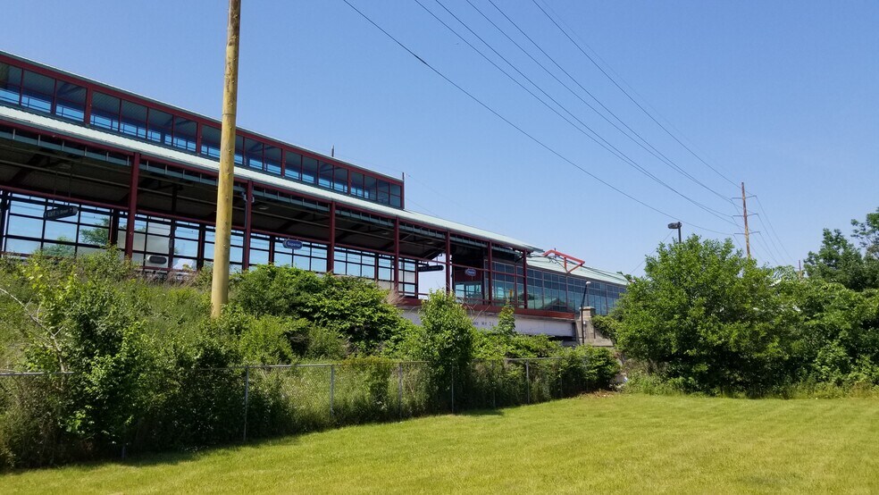 More Photos Of 13231 Euclid Ave, East Cleveland Light Manufacturing For Lease