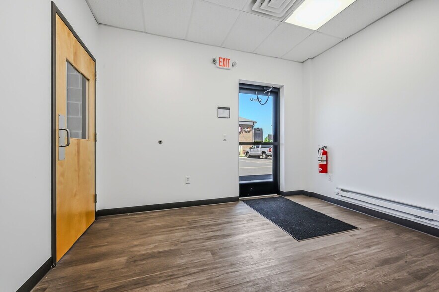More Photos Of 410 Diamond State Blvd, Middletown Light Distribution For Lease