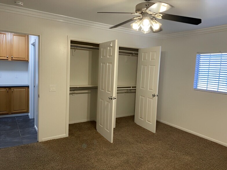 More Photos Of 8545-49 Winter Gardens Blvd, Lakeside Apartments For Sale