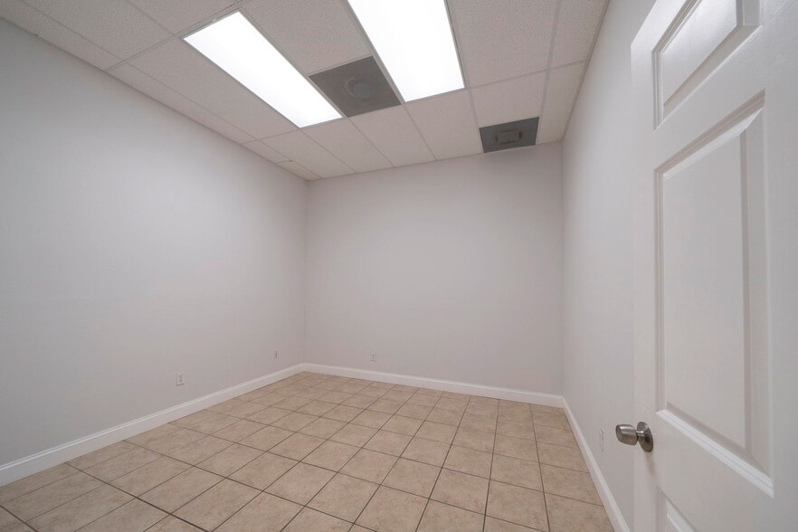 More Photos Of 24551 Production Cir, Bonita Springs Showroom For Lease