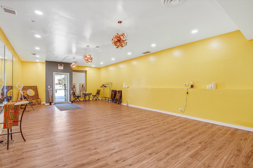 More Photos Of 8801-8805 S Stony Island Ave, Chicago Storefront For Sale