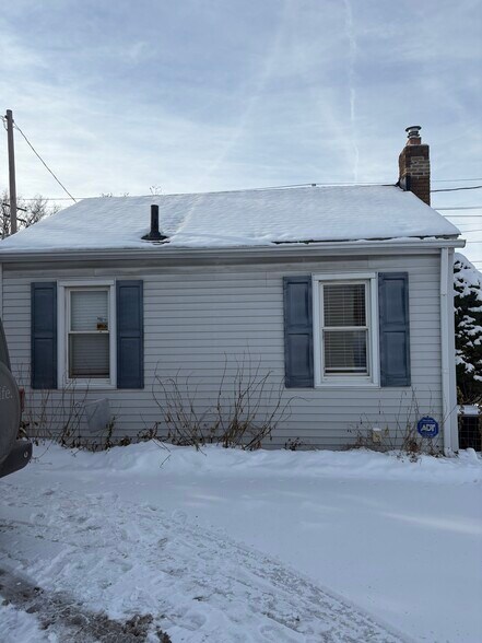 More Photos Of 2055 S Main St, Akron Office For Lease