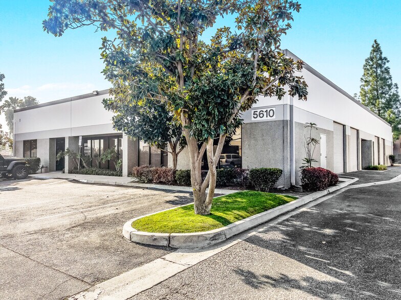 More Photos Of 5640 District Blvd, Bakersfield Unknown For Sale