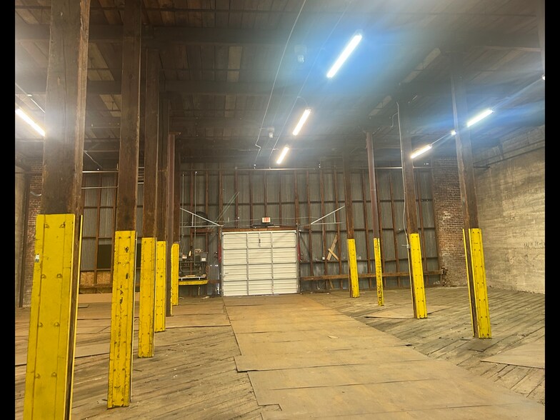 More Photos Of 100 N 13th St, Erwin Warehouse For Lease