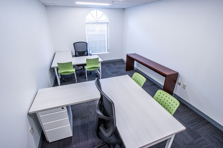 More Photos Of 800 Turnpike St, North Andover Coworking Space