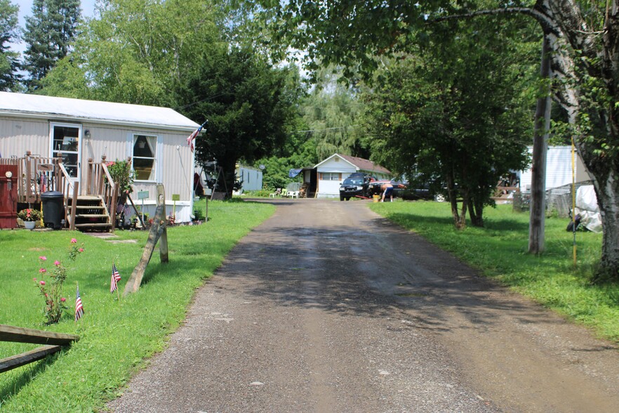 Primary Photo Of 27 Main St, Sinclairville Manufactured Housing Mobile Home Park For Sale