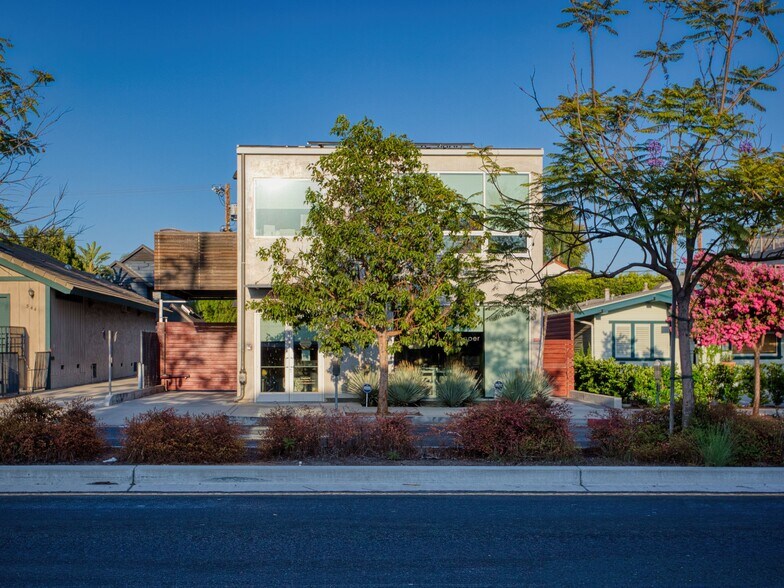 Primary Photo Of 542 N Larchmont Blvd, Los Angeles Office For Sale