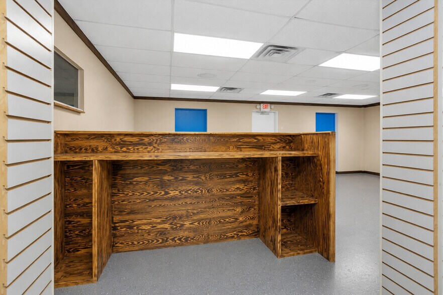 More Photos Of 11003 Willis Waukegan Rd, Conroe Light Distribution For Sale