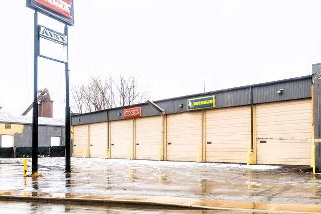 More Photos Of 2575 Dorr St, Toledo Service For Sale