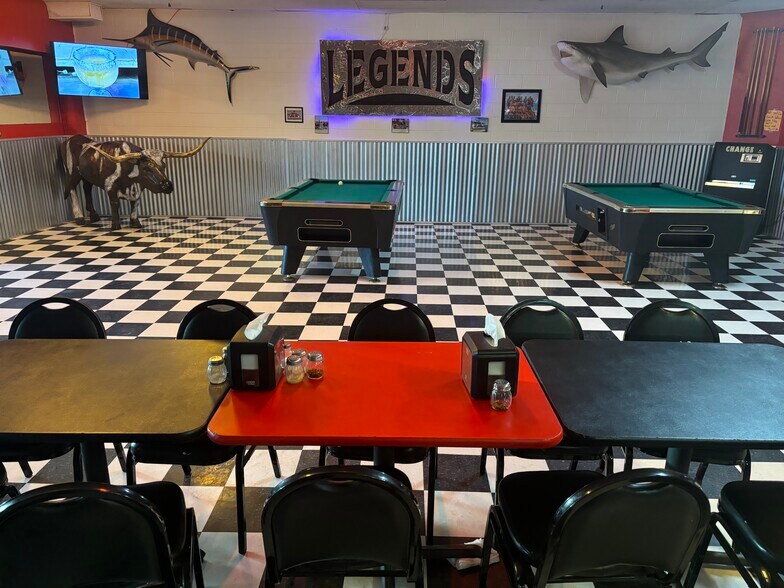 More Photos Of 901 E St, Snyder General Retail For Sale