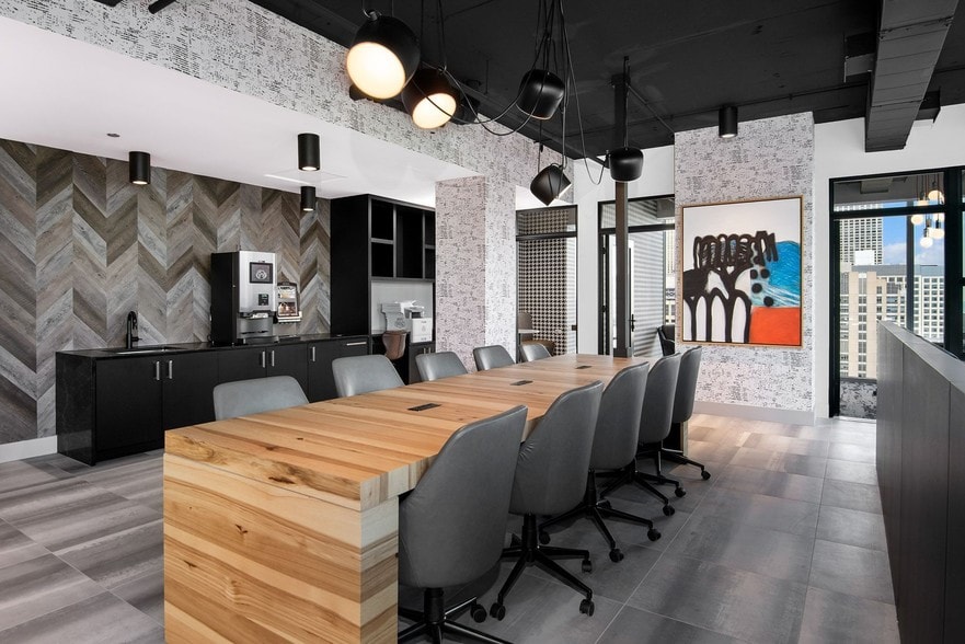 More Photos Of 200 E Illinois St, Chicago Apartments For Sale