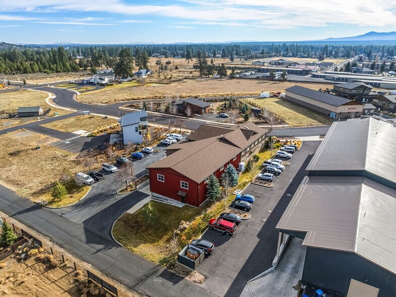 More Photos Of 270 E Sun Ranch Dr, Sisters Industrial For Sale