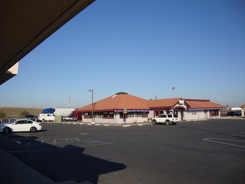 More Photos Of 2275 F St, Livingston Medical For Lease