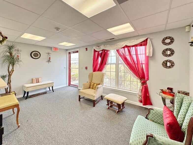More Photos Of 18119 N Sussex Hwy, Bridgeville Office For Sale