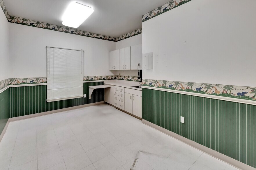 More Photos Of 8410 FM 236, Victoria Medical For Sale