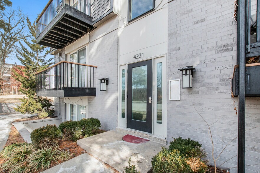 More Photos Of 4231-4239 Walnut St, Kansas City Apartments For Sale