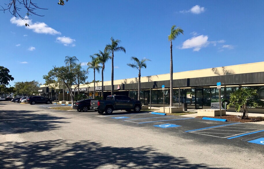 More Photos Of 4301 W Sunrise Blvd, Plantation Unknown For Lease