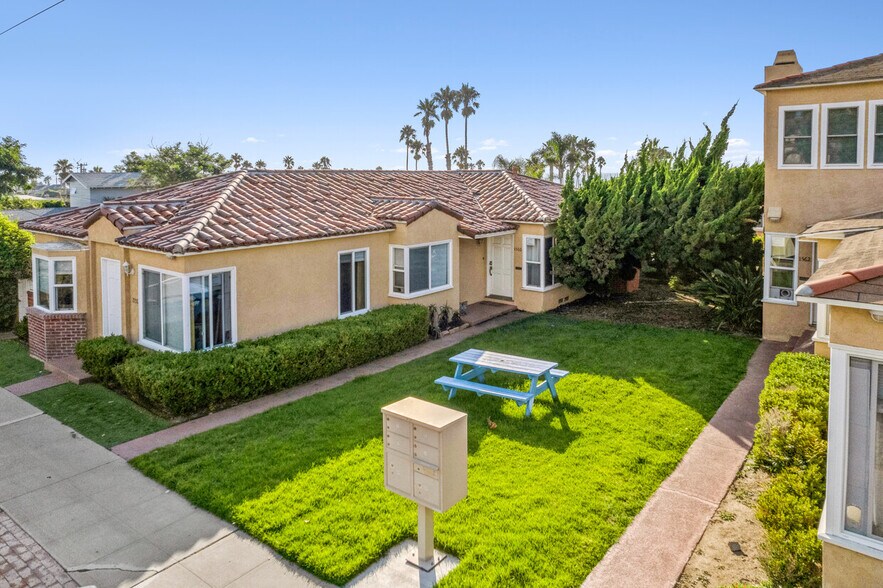 More Photos Of 1558 Ebers St, San Diego Apartments For Sale