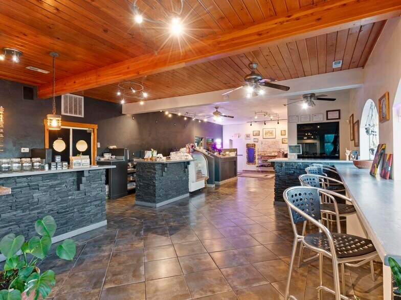 More Photos Of 475 W Main St, Escalante Hotel For Sale