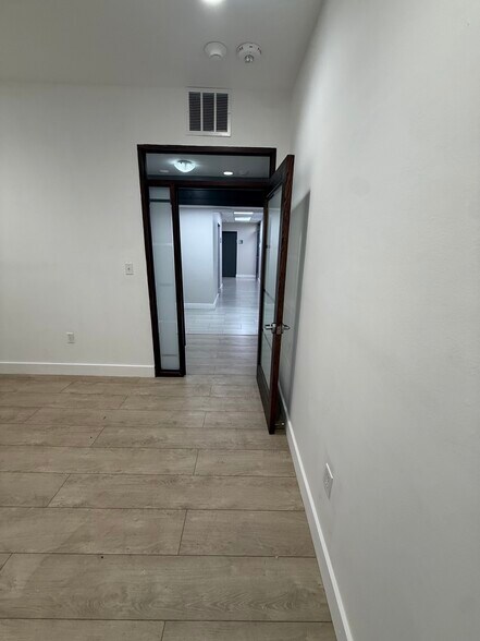 More Photos Of 1125 NE 125th St, North Miami Office For Lease
