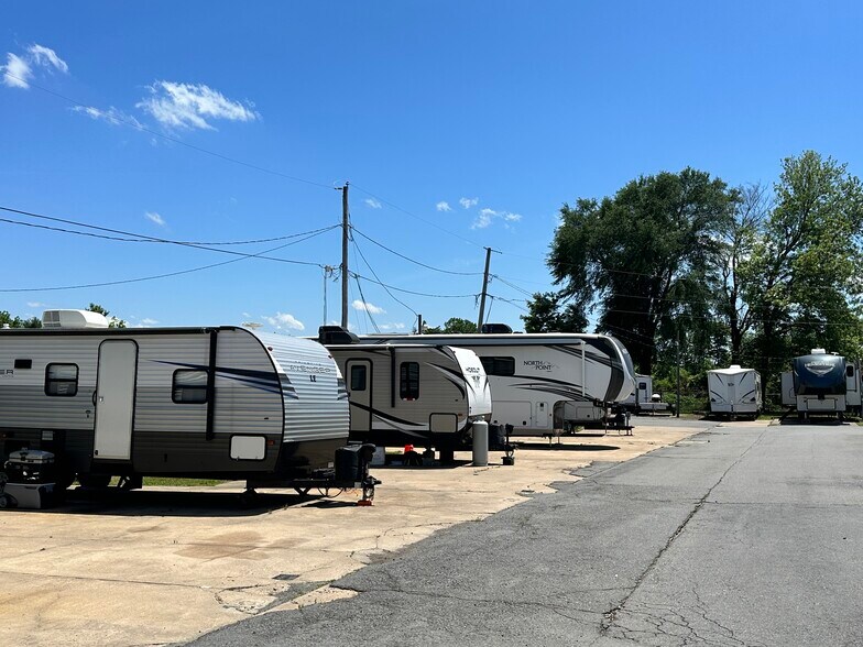 More Photos Of 7918 US-70, North Little Rock Trailer Camper Park For Sale