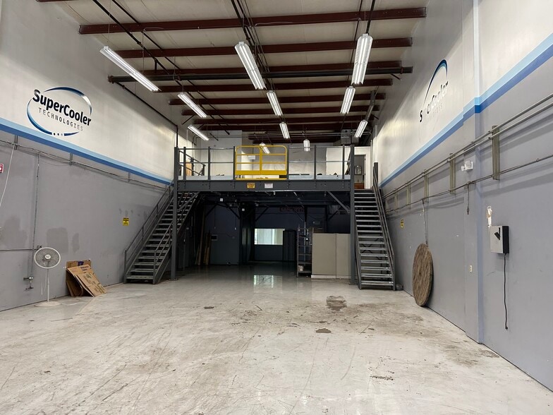 More Photos Of 4333 Silver Star Rd, Orlando Warehouse For Sale