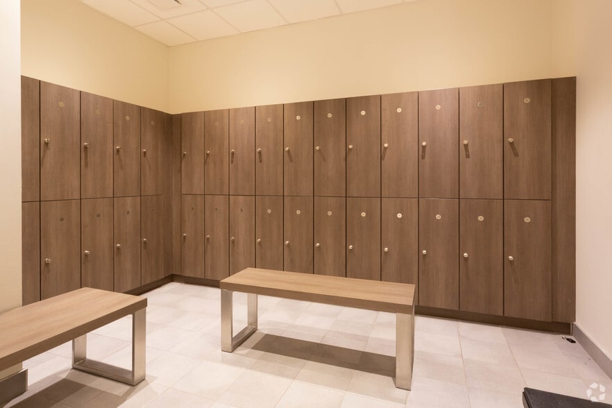 More Photos Of 100 Penn Sq E, Philadelphia Office For Lease