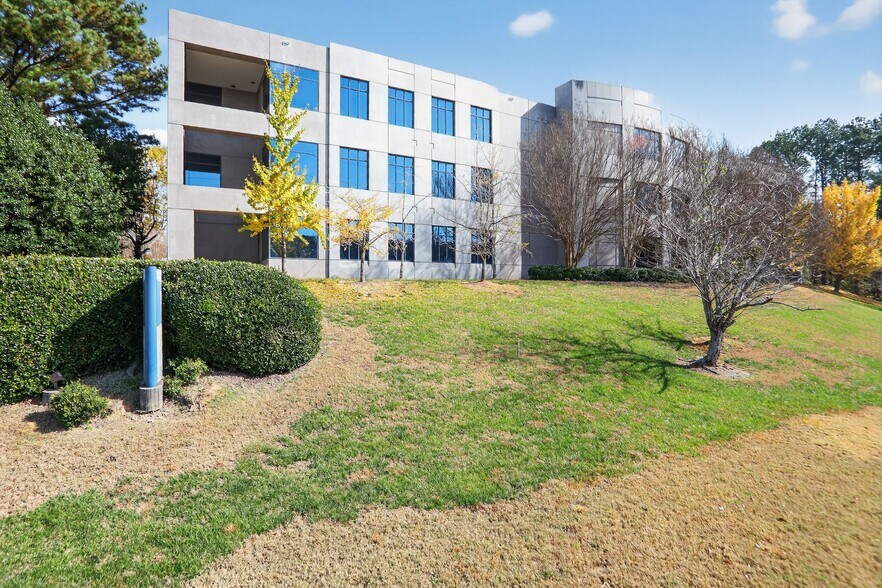 More Photos Of 5955 State Bridge Rd, Johns Creek Coworking Space